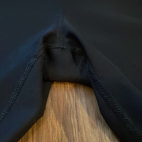 Black workout leggings size medium - Picture 4 of 5